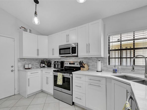 8071 Popash Court, Boynton Beach FL 33472