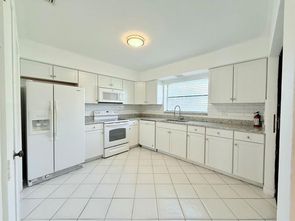 9810 Walnut Tree Way B, Boynton Beach FL 33436