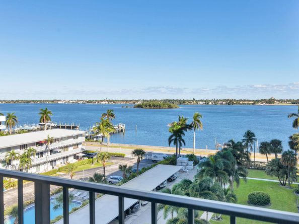 3800 Washington Road 712, West Palm Beach FL 33405