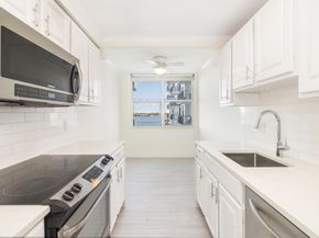 3800 Washington Road 712, West Palm Beach FL 33405