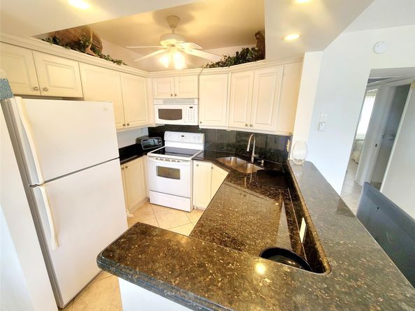 3200 NE 7th Ct 208A, Pompano Beach FL 33062