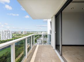 3625 N Country Club Drive Ph 8, Aventura FL 33180