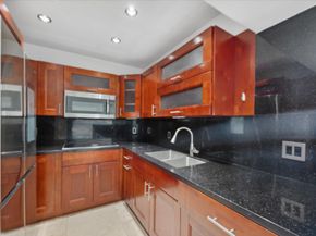 3625 N Country Club Drive Ph 8, Aventura FL 33180