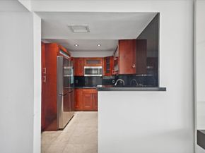 3625 N Country Club Drive Ph 8, Aventura FL 33180