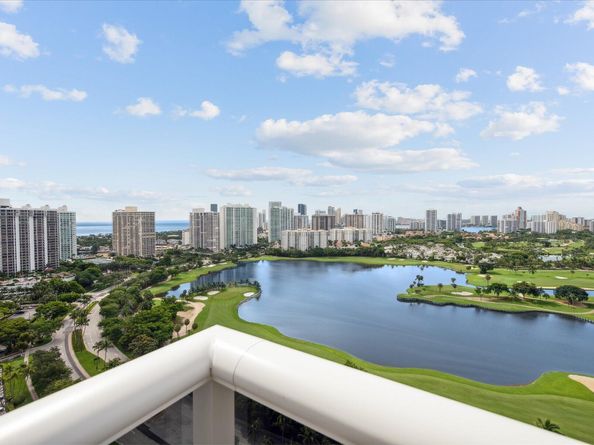 3625 N Country Club Drive Ph 8, Aventura FL 33180