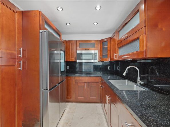 3625 N Country Club Drive Ph 8, Aventura FL 33180
