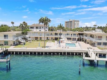 2508 Bay Drive