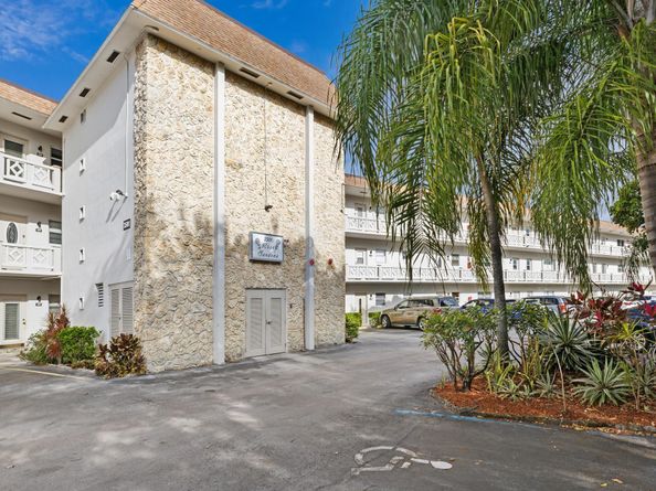 3501 NW 47th Ave 505, Lauderdale Lakes FL 33319