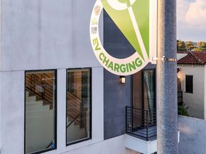 2400 Glendale Court, Los Angeles CA 90039