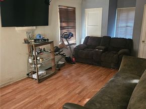 5714 10th, Los Angeles CA 90043