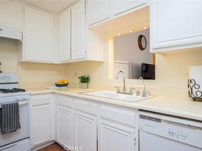 9625 Sylmar Avenue 29, Panorama City CA 91402