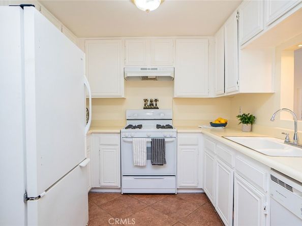 9625 Sylmar Avenue 29, Panorama City CA 91402