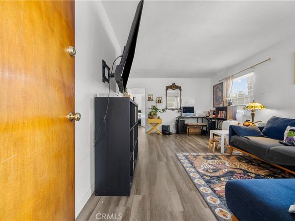 1874 Chickasaw Avenue, Los Angeles CA 90041