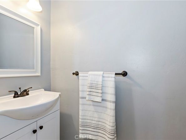 313 N 8th, Upland CA 91786