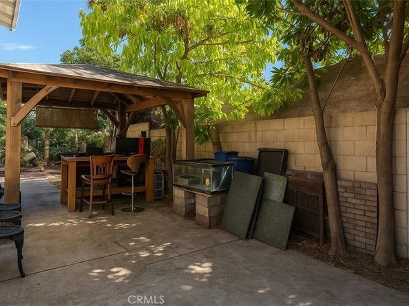130 Ashbrook Lane, Pomona CA 91766