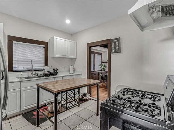 1129 Logan, Los Angeles CA 90026