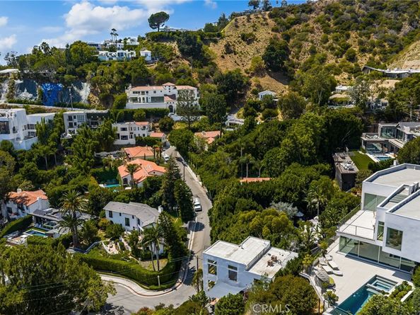 1690 N Crescent Heights, Los Angeles CA 90069