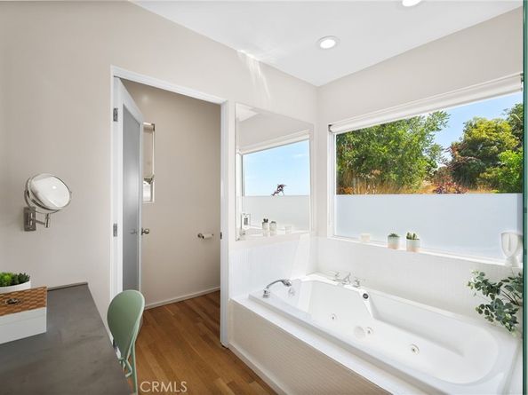 1690 N Crescent Heights, Los Angeles CA 90069