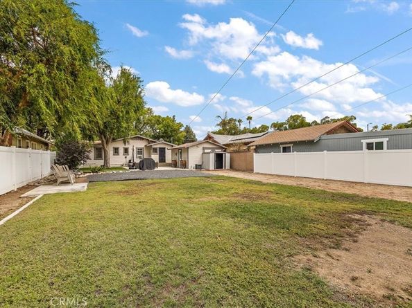 552 E E Street, Ontario CA 91764
