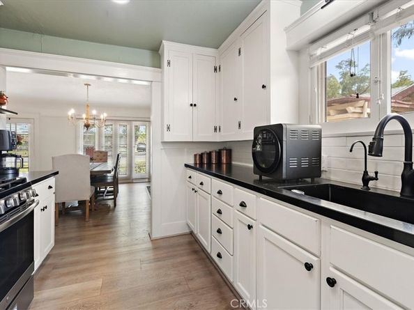552 E E Street, Ontario CA 91764