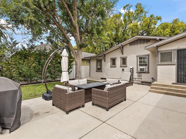 552 E E Street, Ontario CA 91764