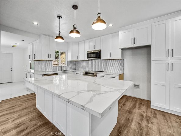 1385 Val Vista Street, Pomona CA 91768