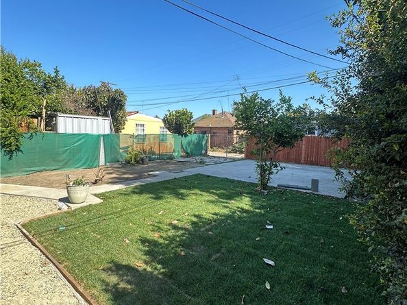 696 E 51st Street E, Los Angeles CA 90011