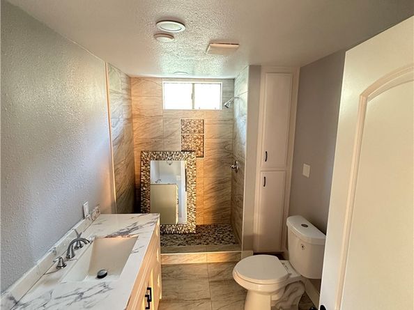 696 E 51st Street E, Los Angeles CA 90011