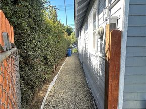 696 E 51st Street E, Los Angeles CA 90011