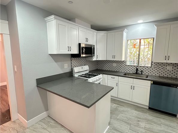 696 E 51st Street E, Los Angeles CA 90011