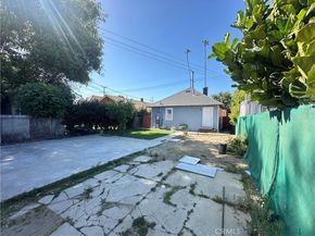 696 E 51st Street E, Los Angeles CA 90011