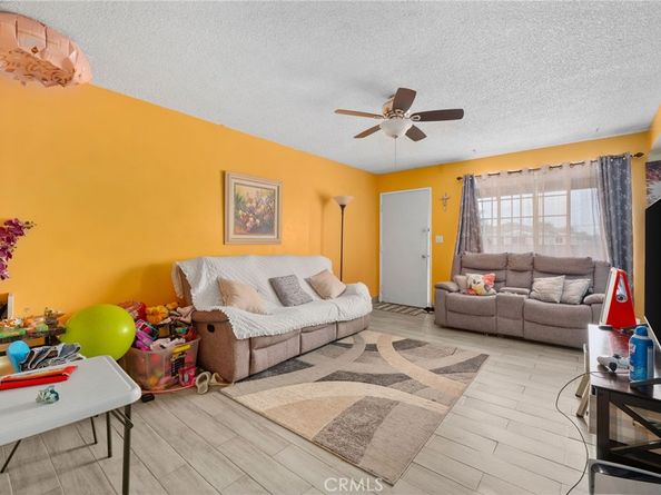 20822 Roseton Avenue, Lakewood CA 90715