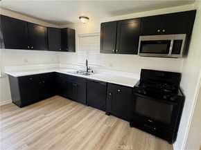 8712 S 11th Avenue, Inglewood CA 90305