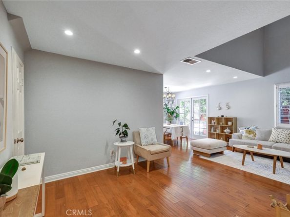 1960 E Villa Street, Pasadena CA 91107