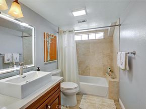 1960 E Villa Street, Pasadena CA 91107