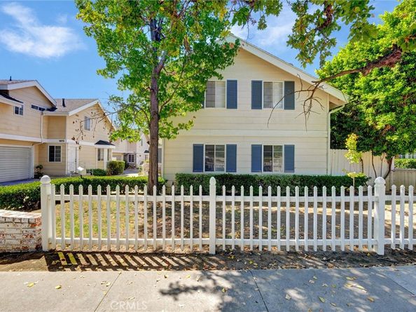 1960 E Villa Street, Pasadena CA 91107