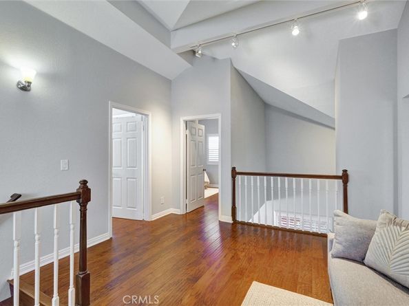 1960 E Villa Street, Pasadena CA 91107