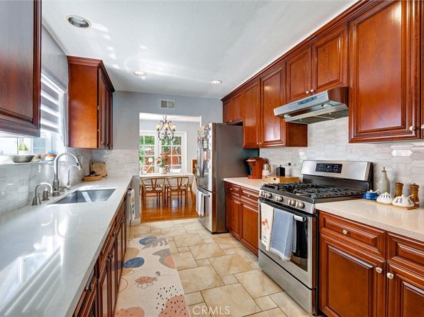 1960 E Villa Street, Pasadena CA 91107