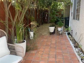 1960 E Villa Street, Pasadena CA 91107