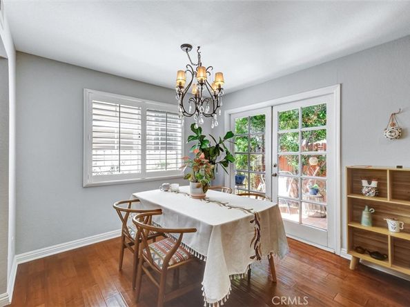 1960 E Villa Street, Pasadena CA 91107