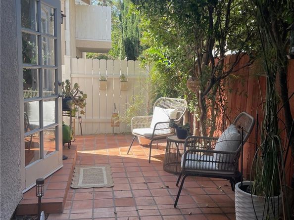 1960 E Villa Street, Pasadena CA 91107