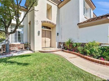 2572 Carlton Place