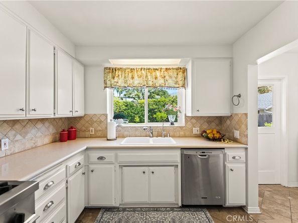 2205 Las Lunas Street, Pasadena CA 91107