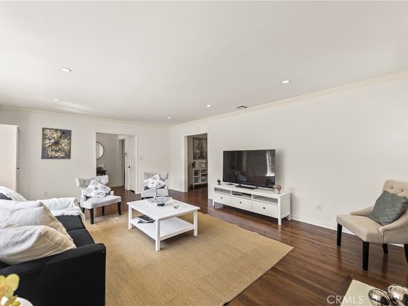 2205 Las Lunas Street, Pasadena CA 91107