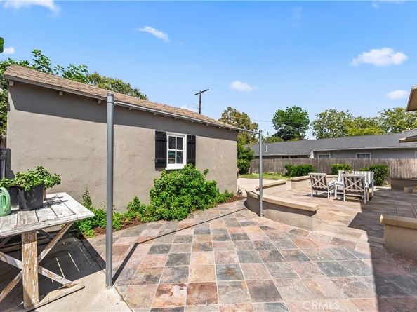 2205 Las Lunas Street, Pasadena CA 91107