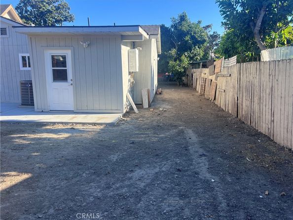 1727 SANTA ANA Boulevard, Santa Ana CA 92703