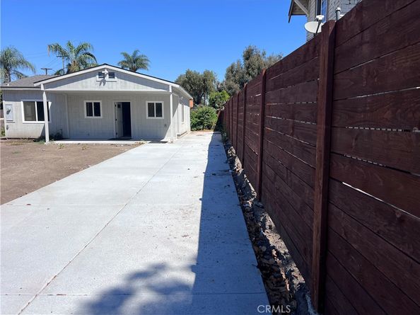 1727 SANTA ANA Boulevard, Santa Ana CA 92703