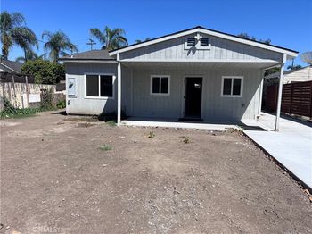 1727 SANTA ANA Boulevard