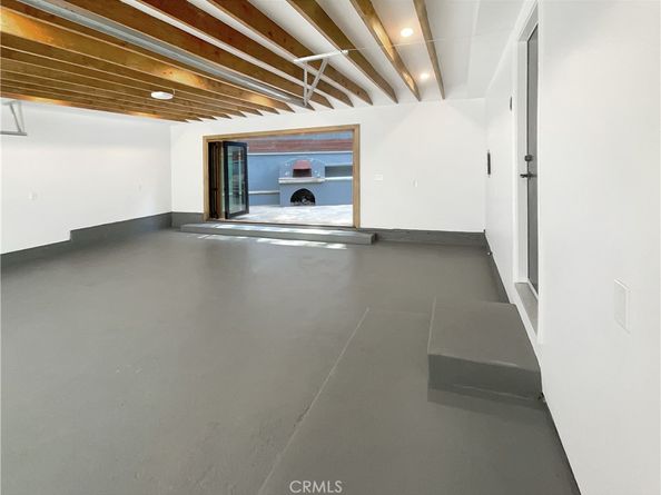 2252 Verde Oak Drive, Los Angeles CA 90068