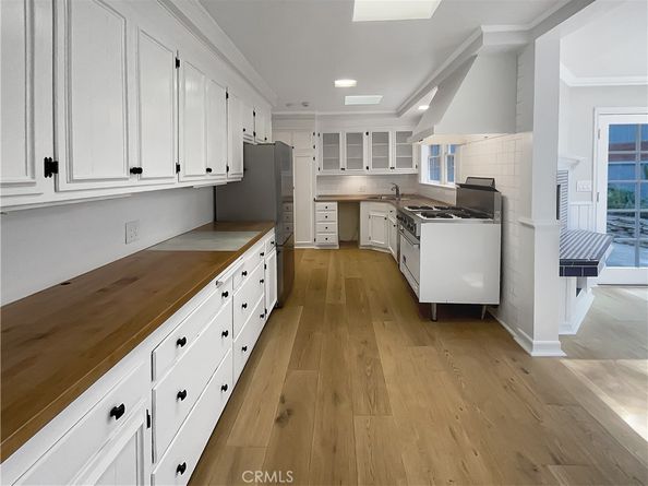 2252 Verde Oak Drive, Los Angeles CA 90068